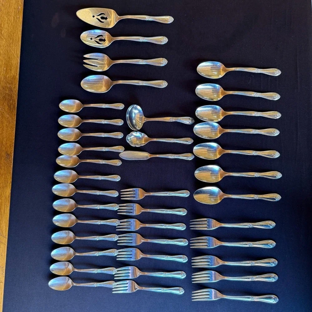 Vtg Superior Stainless USA 39 Pc Flatware Set Floral Pattern w‎ Serving